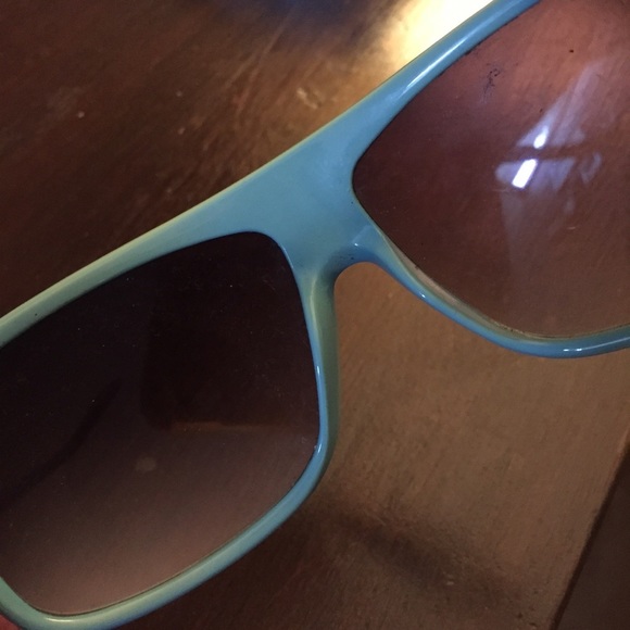 😎 🕶 Blue Sunglasses - Picture 5 of 8